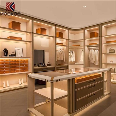 কোমোরোসে বেল্টের জন্য উচ্চ মানের কাঠের Mdf ডিসপ্লে স্ট্যান্ড